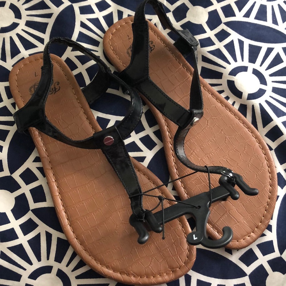 BLACK SUMMER SANDALS!